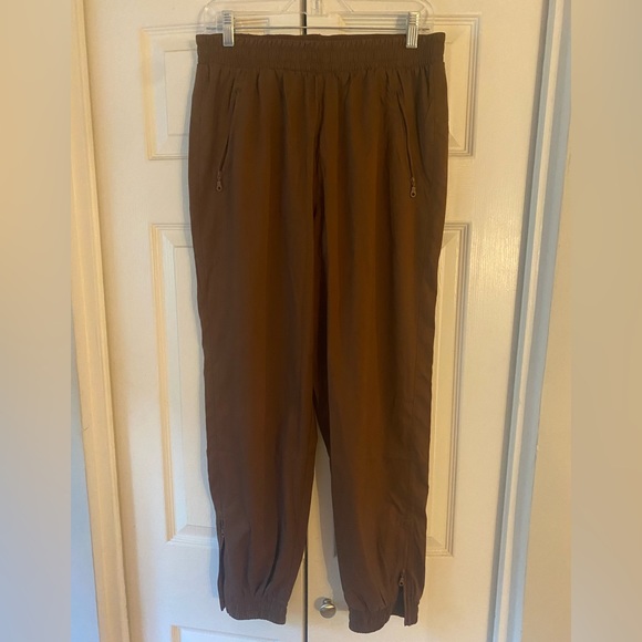 Brown lightweight joggers - girlfriend collective - Picture 2 of 4